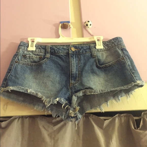 🔹Denim cutoff shorts🔹