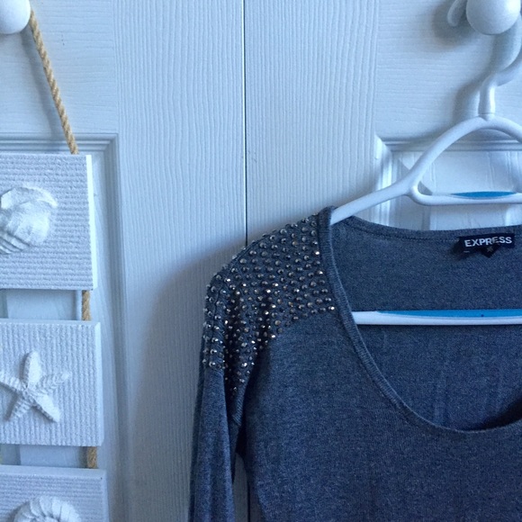 Express Sweater - Picture 2 of 4
