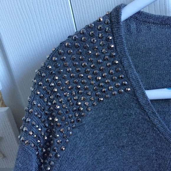 Express Sweater - Picture 3 of 4