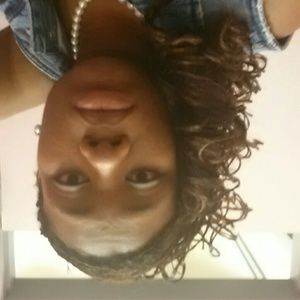 Meet your Posher, Angie