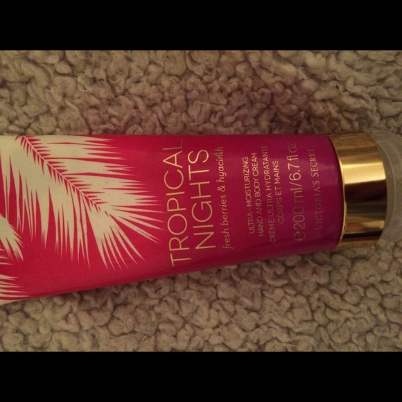 Victoria's Secret tropical nights lotion 6.7 oz