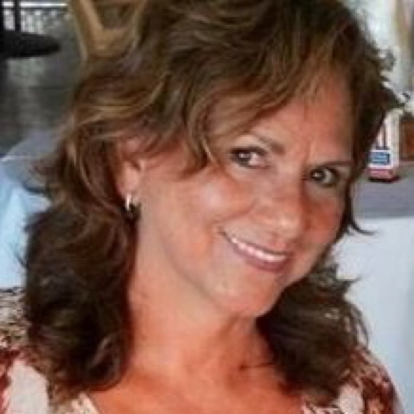 Meet your Posher, Pamela - Picture 2 of 2