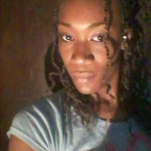 Meet your Posher, Monique