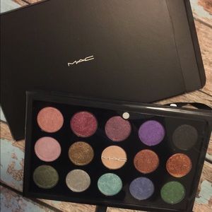 MAC Pressed Pigment Palette