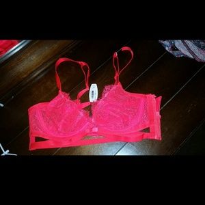 NEW NWT VS Victoria's Secret Bra size 34B