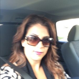 Meet your Posher, Dana