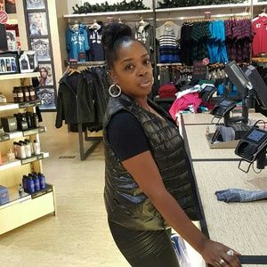 Meet your Posher, Sheena