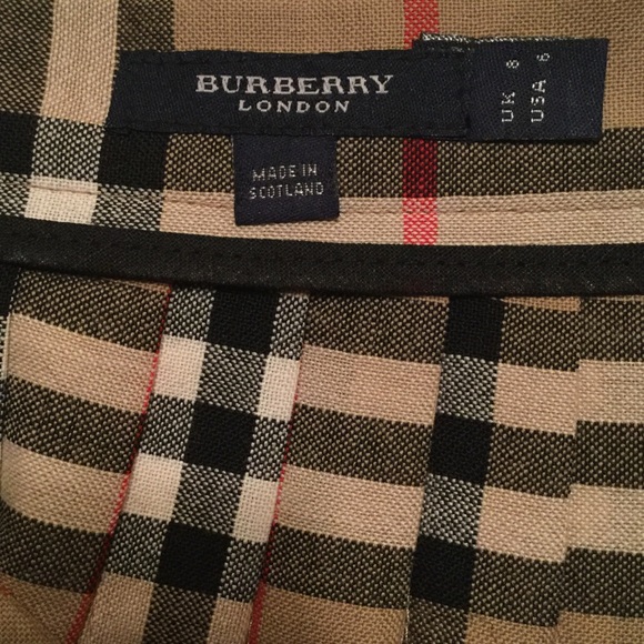 Authentic Burberry Pleated Skirt - Picture 3 of 3