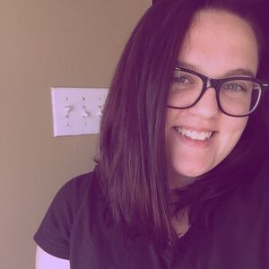 Meet your Posher, Kendra