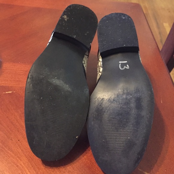 Shoees with snake pattern - Picture 2 of 4