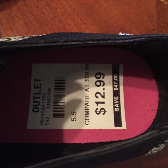 Shoees with snake pattern - Picture 3 of 4