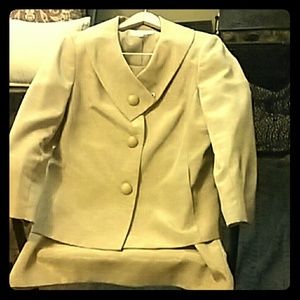 Womans gold 2pc skirt suit