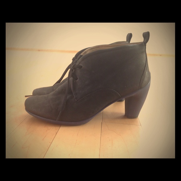 Ecco black ankle boots with blue sole and heel