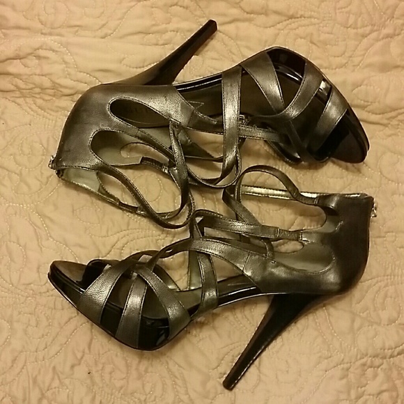 GUESS Pewter high heel dress shoes STATEMENT SHOES