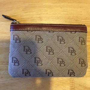 Authentic Dooney & Bourke wallet zip up