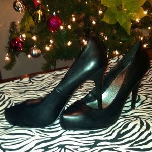 Black 4 in. Heel!