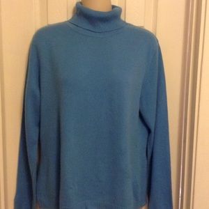 Pretty turquoise/blue cashmere sweater