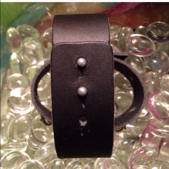 ✨Hoot hoot Owl Cuff/ choose Black or Brown✨ - Picture 2 of 3