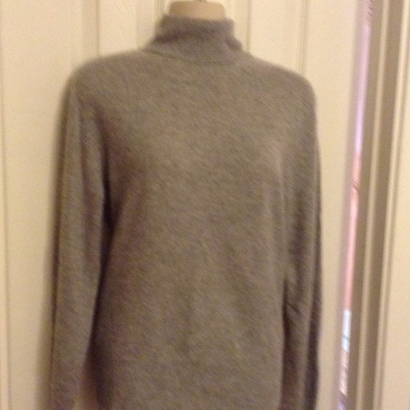 Pretty muted gray/off white cashmere sweater