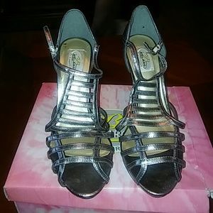 Bolaro Heels