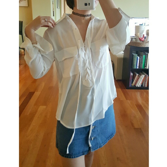 ๐ผ White Chiffon Lace-up Blouse ๐ผ - Picture 4 of 5