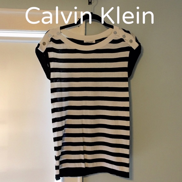 ⛔️SOLD⛔️Calvin Klein Cap-Sleeve Sweater
