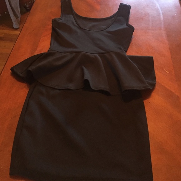 Cute black dress - Picture 2 of 3