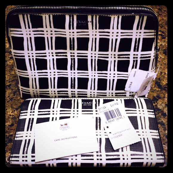 Coach wallet / make up bag
