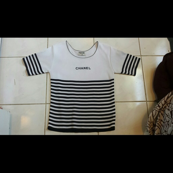 FIRM**RARE**CHANEL authentic knit tshirt
