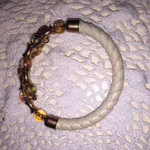 Cream rooted mystery wrap