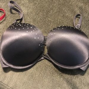 Maidenform bra !Brand new without tags two of them