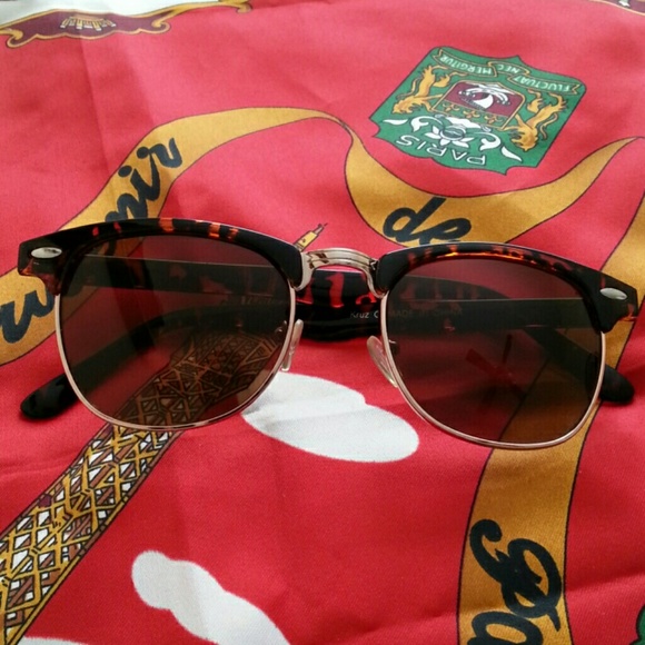 Accessories - Sunglasses