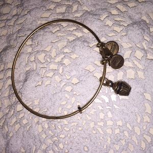 Cupcake charm bangle