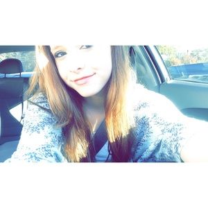 Meet your Posher, Brooke