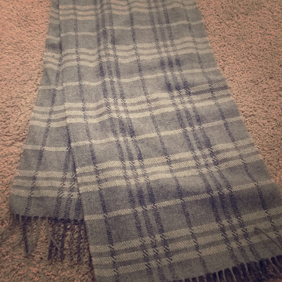 Burberry cashmere scarf
