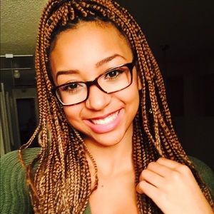 Meet your Posher, Nadia