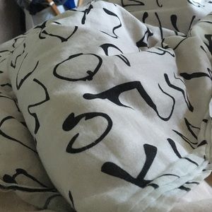 Meet your Posher, Cecilia