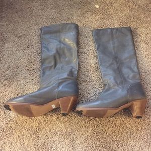 Frey gray boots - lining is coming apart. Size 9