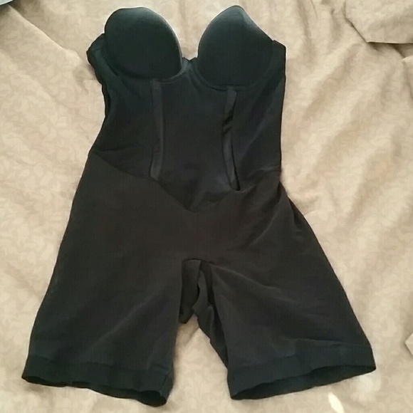 Maidenform Flexees body shaper