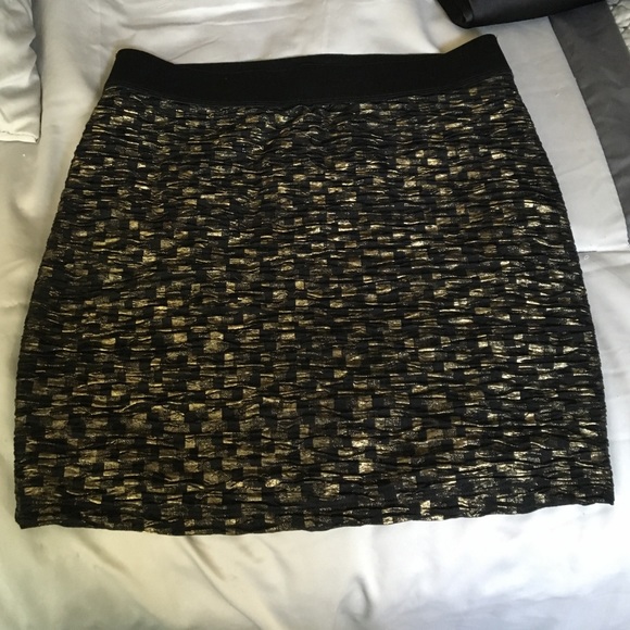 Holiday fitted skirt