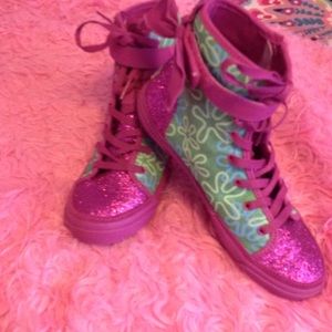 Girls Ugg tennies 🌟