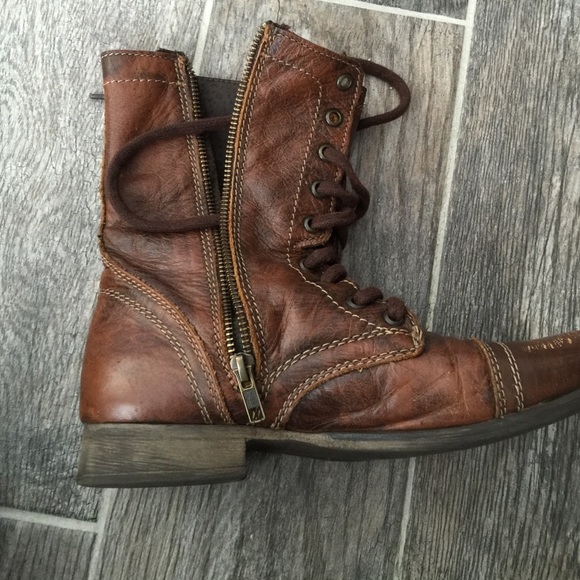 Boots - Picture 4 of 4