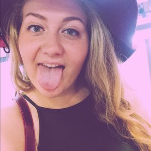 Meet your Posher, Cierra