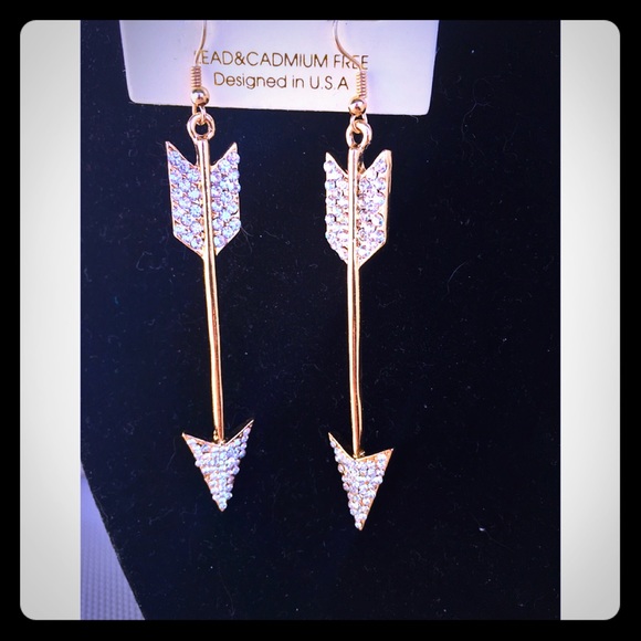 Jewelry - Gold tone arrow earrings & rhinestone embellished