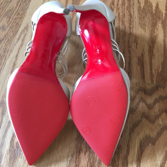 😊SOLD😊Christian Louboutin Confusa Pump in 39. - Picture 4 of 4