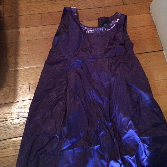 Purple dress - Picture 2 of 3