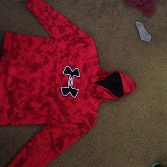 Under Armour sweatshirt
