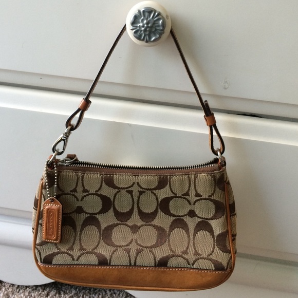 classic coach shoulder bag