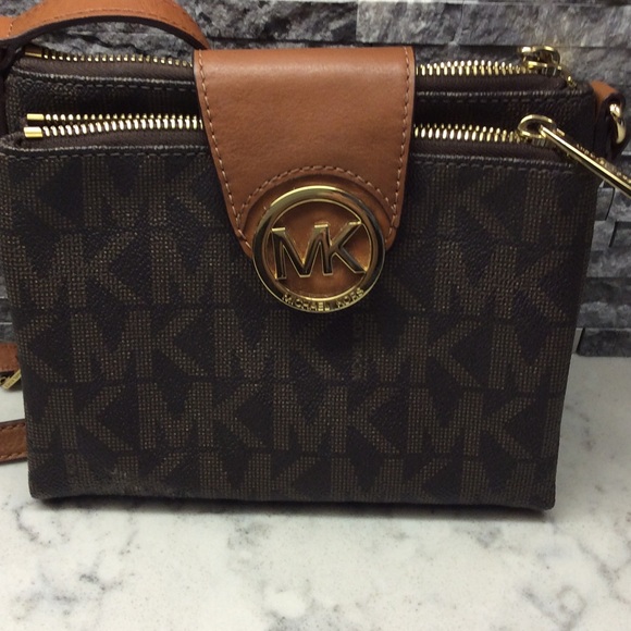 Michael Kors Handbags - MICHAEL KORS FULTON CROSSBODY. FLASH SALE !
