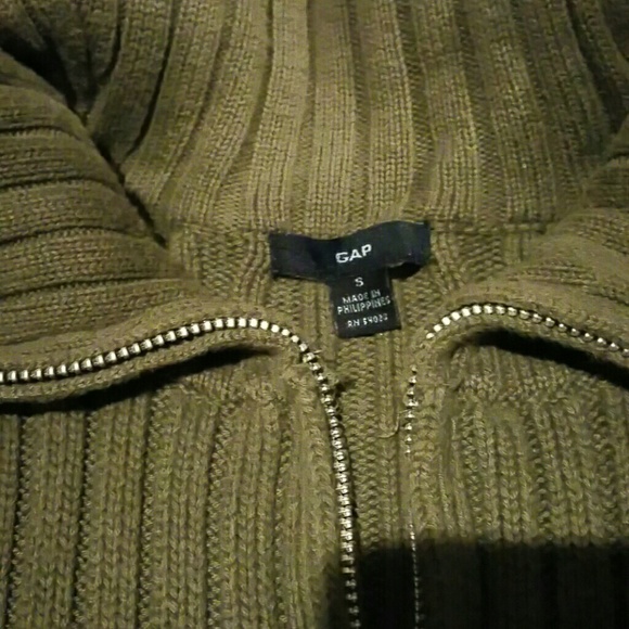 3/15 BUNDLE   Zip front sweater - Picture 2 of 2